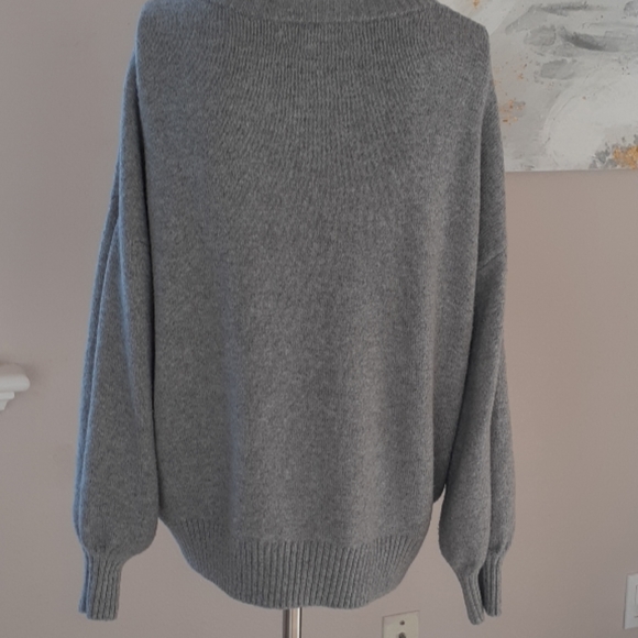 Sweater - Picture 3 of 3